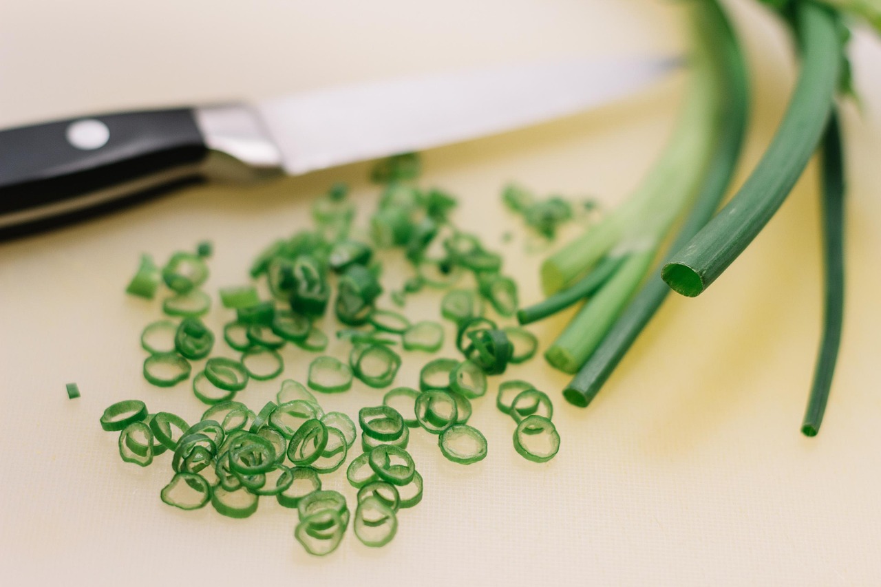10 Vegetables You Can Regrow from Kitchen Scraps