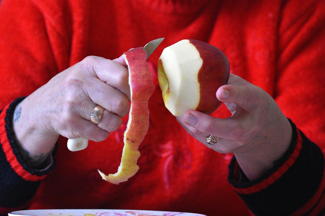 Top 12 Kitchen Scraps You Should (and Shouldn’t) Compost